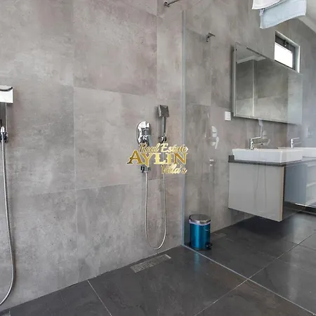 Teamo Villa- Best Quality With Infinity View